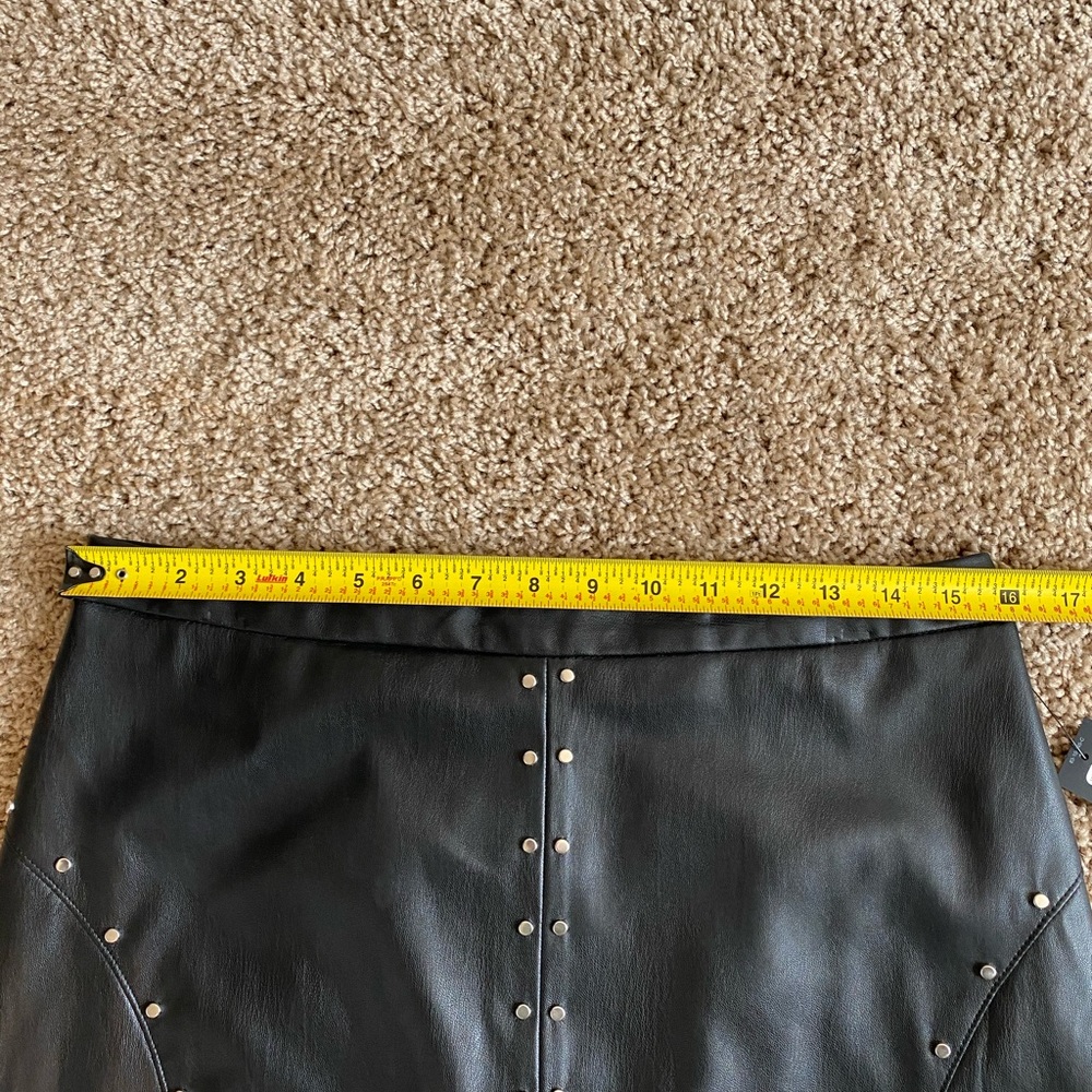 Leather skirt with studs - Picture 11 of 15